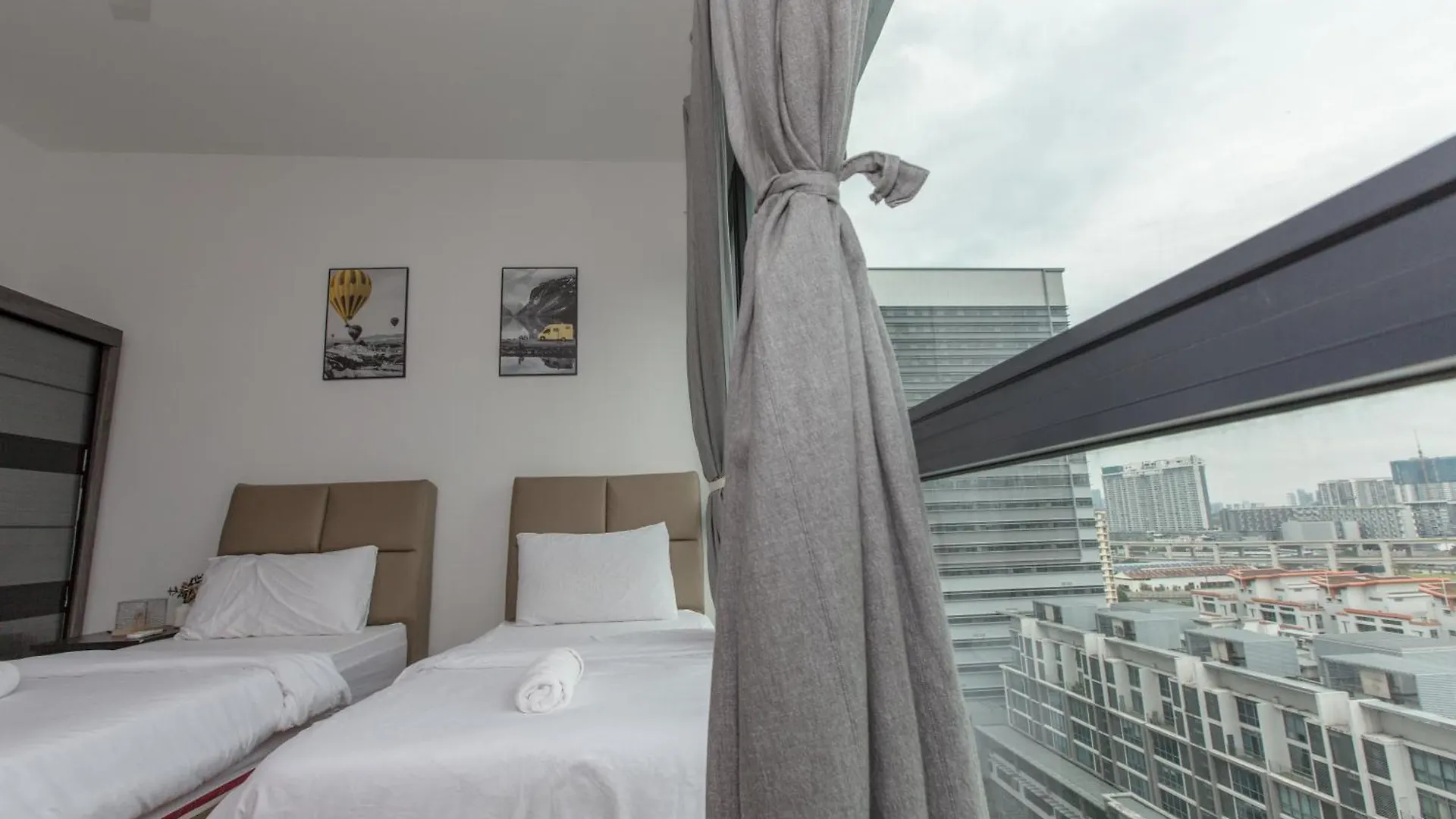 V Residence At Sunway Velocity By My Trip & My Stay Kuala Lumpur Malaysia