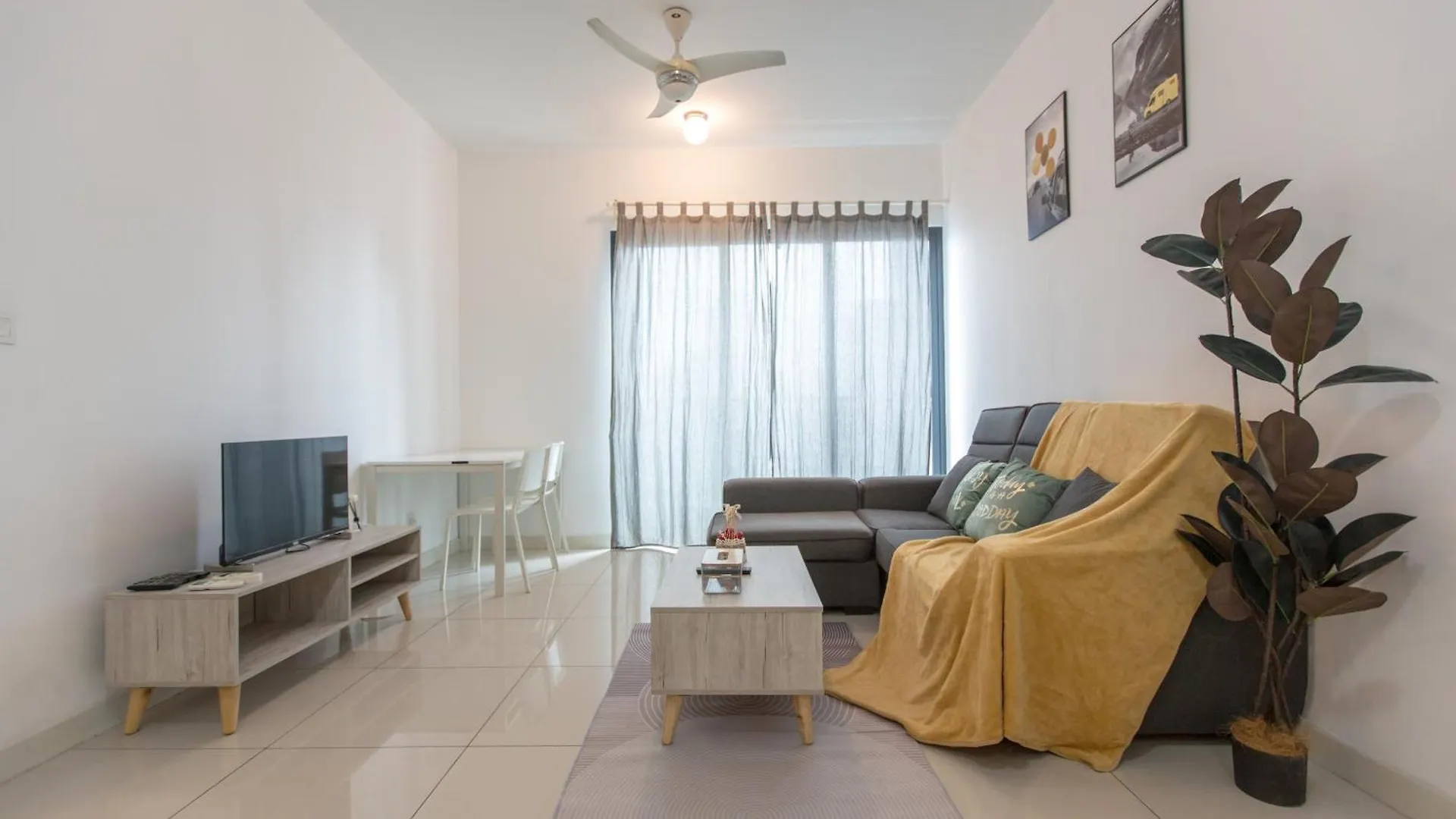 V Residence At Sunway Velocity By My Trip & My Stay Kuala Lumpur Lägenhet